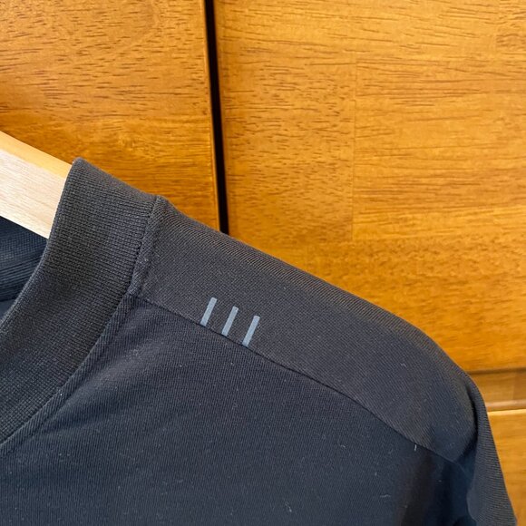 Lululemon Zeroed in T - Picture 2 of 4